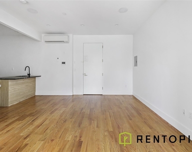 61 Montrose Avenue - Photo Thumbnail 3