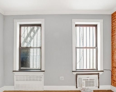 345 West 53rd Street - Photo Thumbnail 1