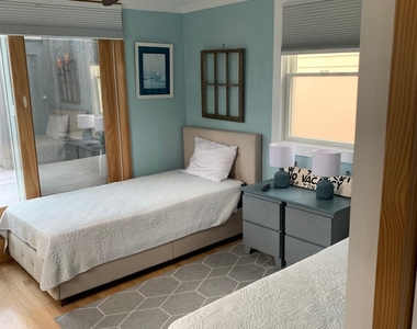 317 Bay Walk - Photo Thumbnail 9