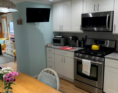317 Bay Walk - Photo Thumbnail 7