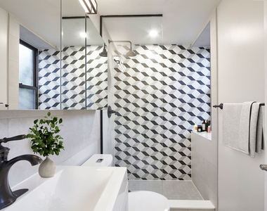236 W 10th Street - Photo Thumbnail 2