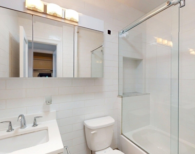 East 65th Street - Photo Thumbnail 3