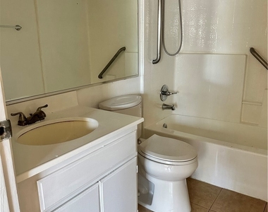 14801 Nordhoff Street - Photo Thumbnail 6