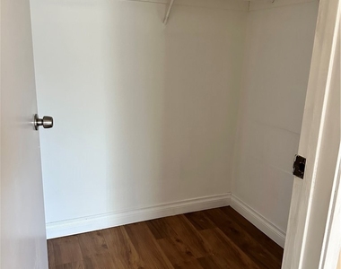 14801 Nordhoff Street - Photo Thumbnail 4