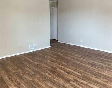 14801 Nordhoff Street - Photo Thumbnail 10