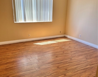 14801 Nordhoff Street - Photo Thumbnail 20