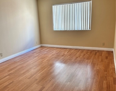 14801 Nordhoff Street - Photo Thumbnail 33