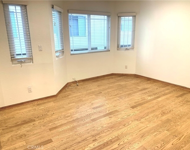 425 S Catalina Avenue - Photo Thumbnail 9