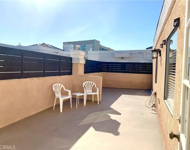 425 S Catalina Avenue - Photo Thumbnail 1