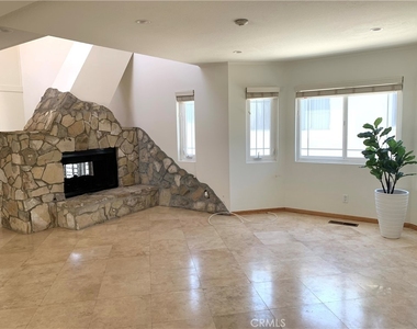 425 S Catalina Avenue - Photo Thumbnail 2
