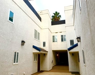 425 S Catalina Avenue - Photo Thumbnail 8