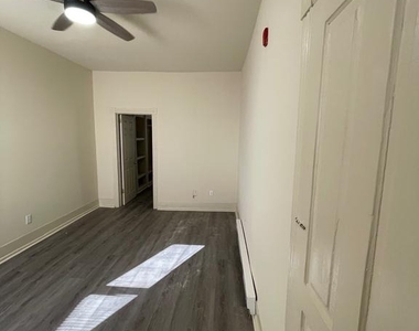 5122 Arch Street - Photo Thumbnail 2