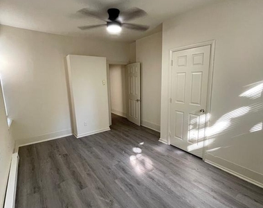 5122 Arch Street - Photo Thumbnail 5