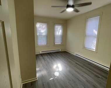 5122 Arch Street - Photo Thumbnail 6