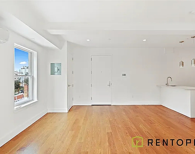 61 Montrose Avenue - Photo Thumbnail 2