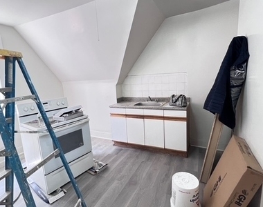 828 East 34 Street - Photo Thumbnail 6