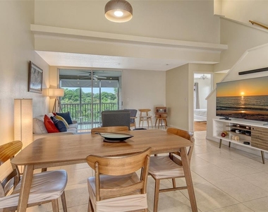 8370 Wingate Drive - Photo Thumbnail 5