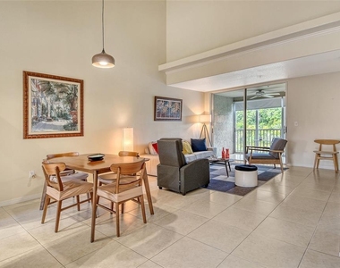 8370 Wingate Drive - Photo Thumbnail 4
