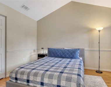 8370 Wingate Drive - Photo Thumbnail 25