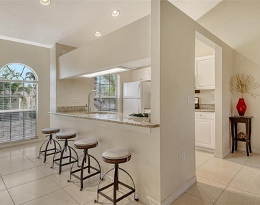 8370 Wingate Drive - Photo Thumbnail 15