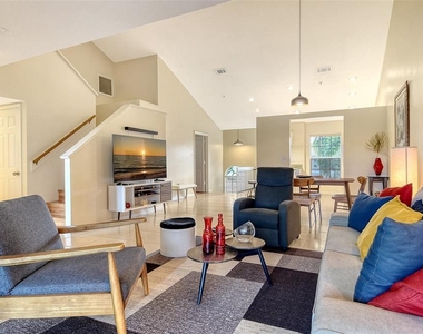8370 Wingate Drive - Photo Thumbnail 11