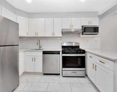 89th Avenue - Photo Thumbnail 8