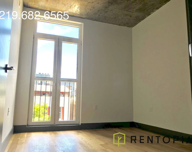 340 Evergreen Avenue - Photo Thumbnail 4