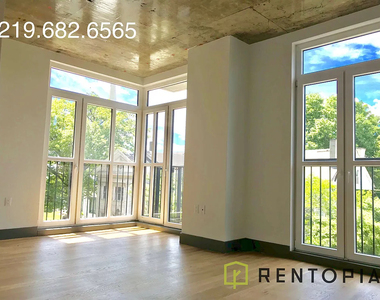340 Evergreen Avenue - Photo Thumbnail 2