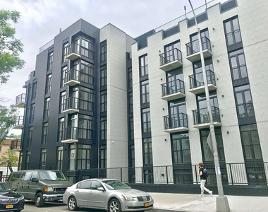 340 Evergreen Avenue - Photo Thumbnail 10