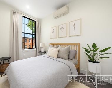 697 Dekalb Ave - Photo Thumbnail 3