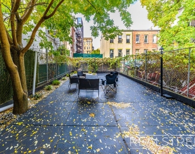 697 Dekalb Ave - Photo Thumbnail 8