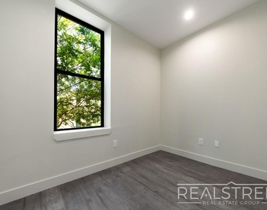 697 Dekalb Ave - Photo Thumbnail 7