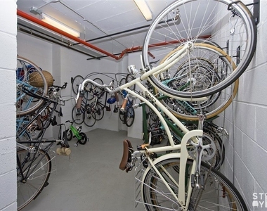 172 Montague Street - Photo Thumbnail 10