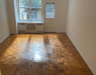 East 80th Street & 1st Avenue - Photo Thumbnail 2