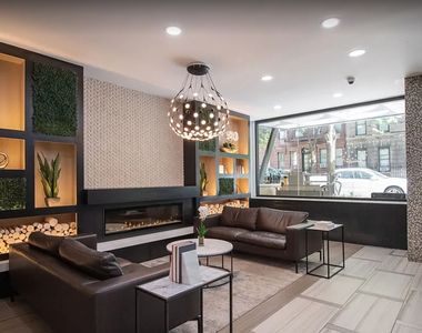 East 80th Street & 1st Avenue - Photo Thumbnail 9