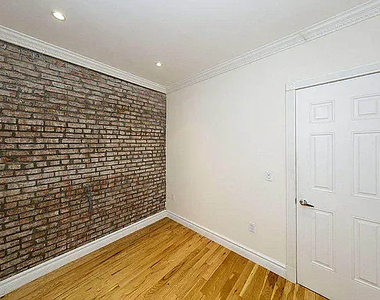 340 East 61st Street - Photo Thumbnail 3