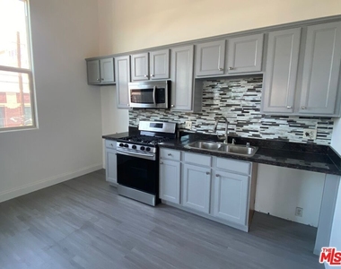 726 S Santa Fe Avenue - Photo Thumbnail 5