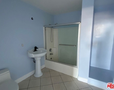 726 S Santa Fe Avenue - Photo Thumbnail 6