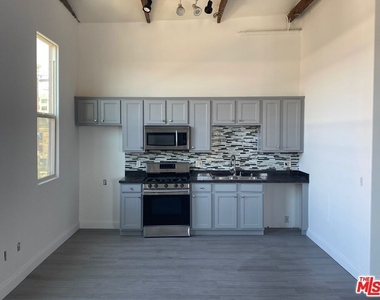 726 S Santa Fe Avenue - Photo Thumbnail 4
