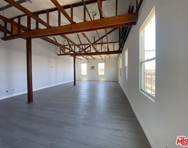 726 S Santa Fe Avenue - Photo Thumbnail 1