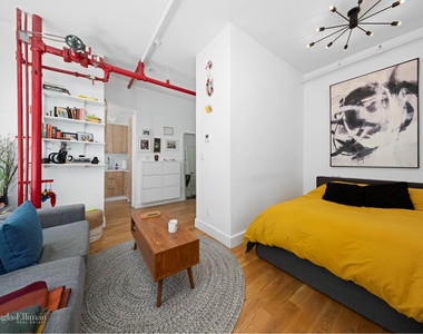 517 W 45th St - Photo Thumbnail 2
