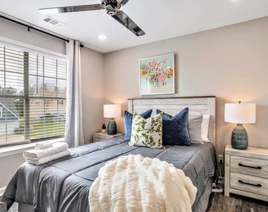 8008 Clearview Circle - Photo Thumbnail 16