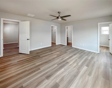 2258 Riverstone Boulevard - Photo Thumbnail 5