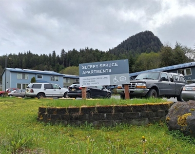 1050 Salmon Creek Ln - Photo Thumbnail 2