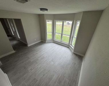529 Brandon Road - Photo Thumbnail 3