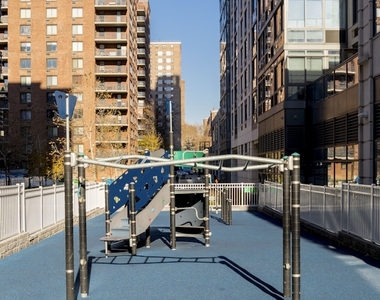 Corner of Amsterdam and west 100th street - Photo Thumbnail 10