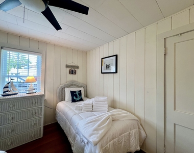 38 Seabreeze Road - Photo Thumbnail 15