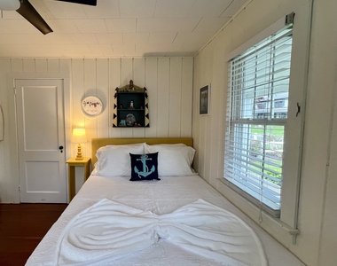 38 Seabreeze Road - Photo Thumbnail 16