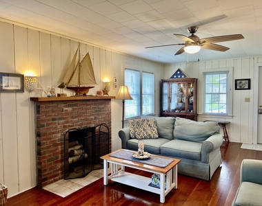 38 Seabreeze Road - Photo Thumbnail 13