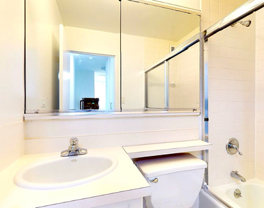 400 East 71st Street - Photo Thumbnail 4